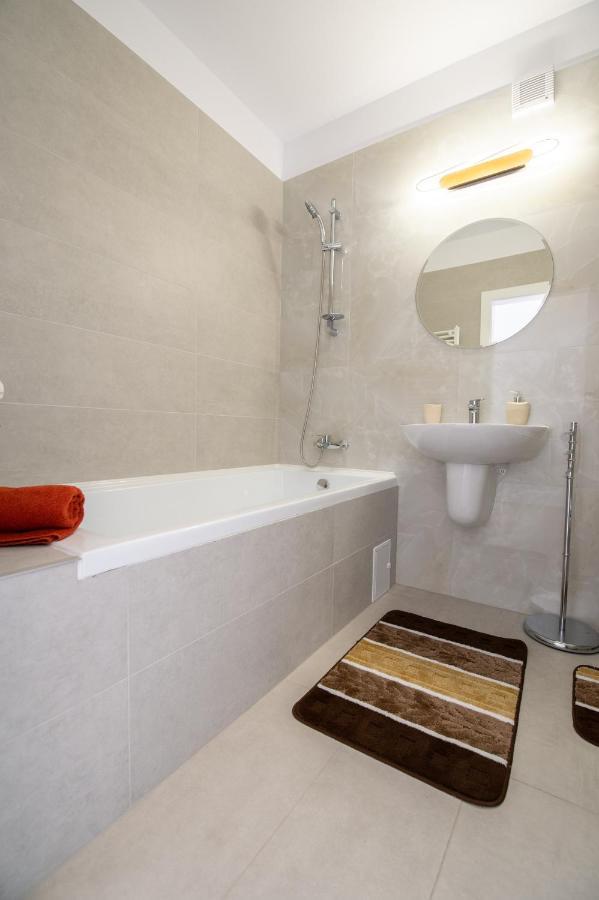 Claseb Apartment Timisoara Esterno foto